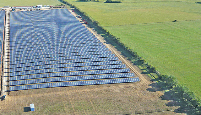 solar-farm-near-heisler