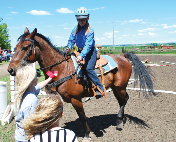 Ki-Light-Horse-4H-Jun-24-14-Shelby-Heinrichs