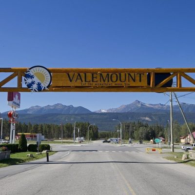 Mountain Village facing economic crisis after Jasper wildfire closes highways