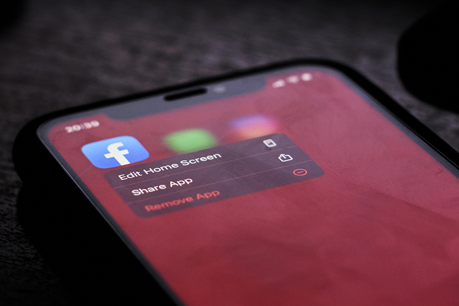 Removing Facebook mobile application from cell phone