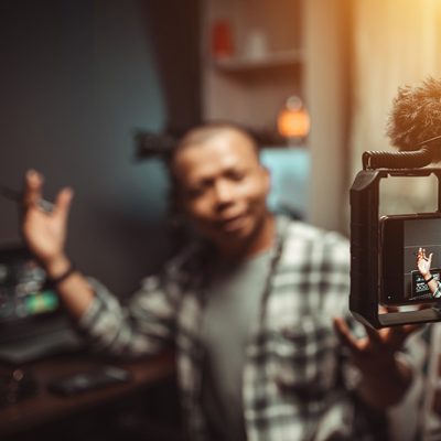 Financial Influencers – Explosion of questionable advice on social media comes with big risks for young Canadians